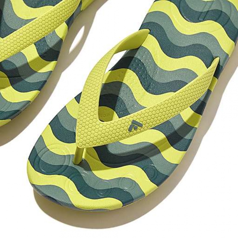 Lavender Kids' FitFlop IQUSHION Wave-Print Ergonomic Flip Flops | 3269-GVPBK